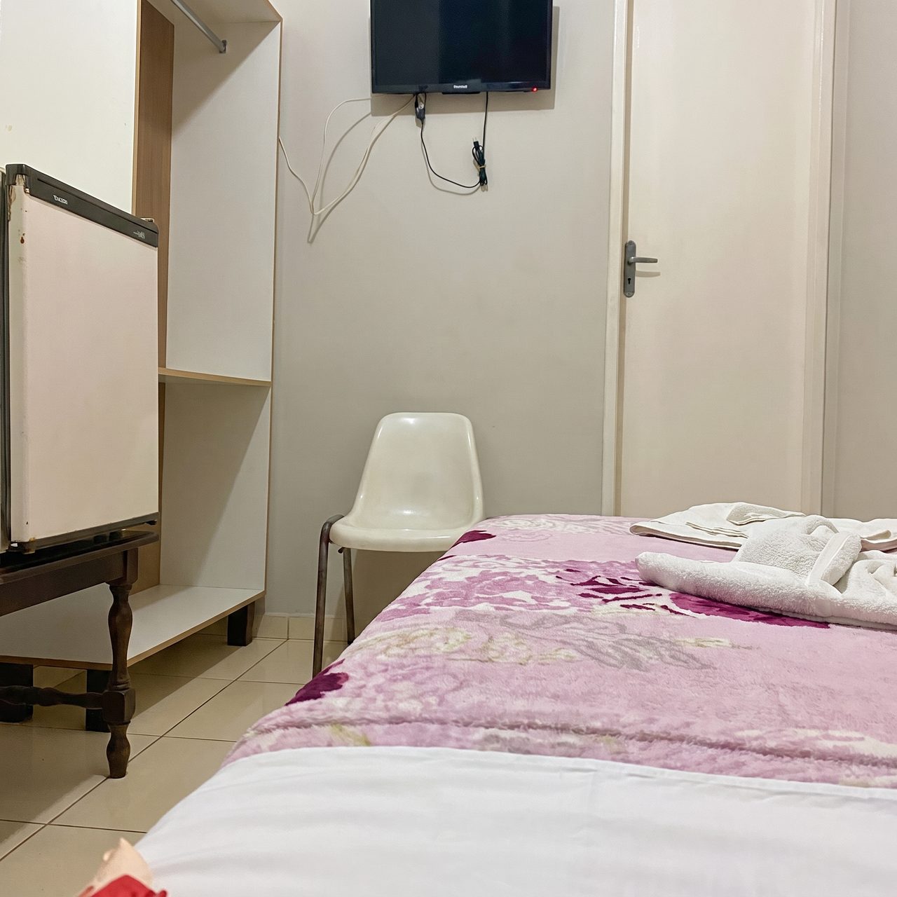 Quarto Individual - Acomodação climatizada com 1 cama de solteiro no Hotel Central Campo Grande
